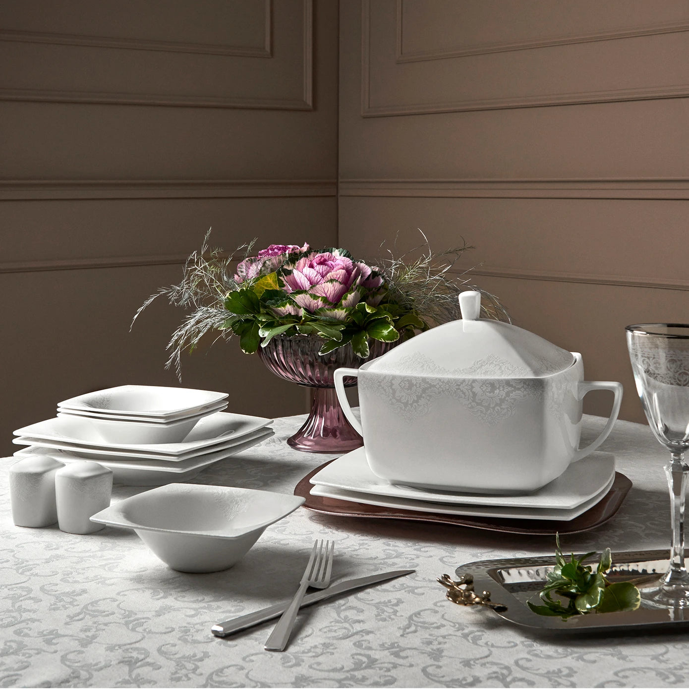 Restaurant and Home Plate Sets - Dinnerware