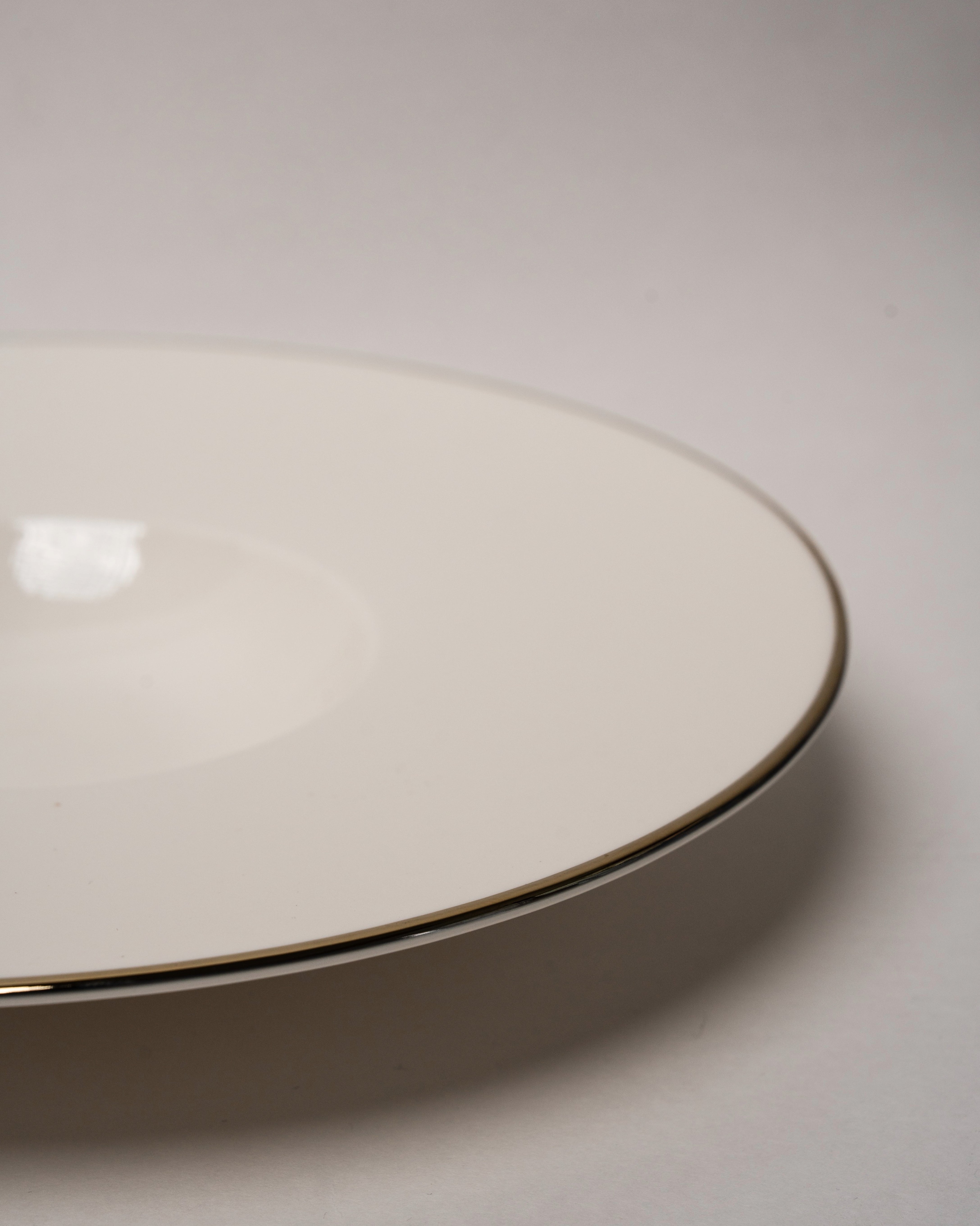 Goldline Neat - Banquet Plate 11.8"