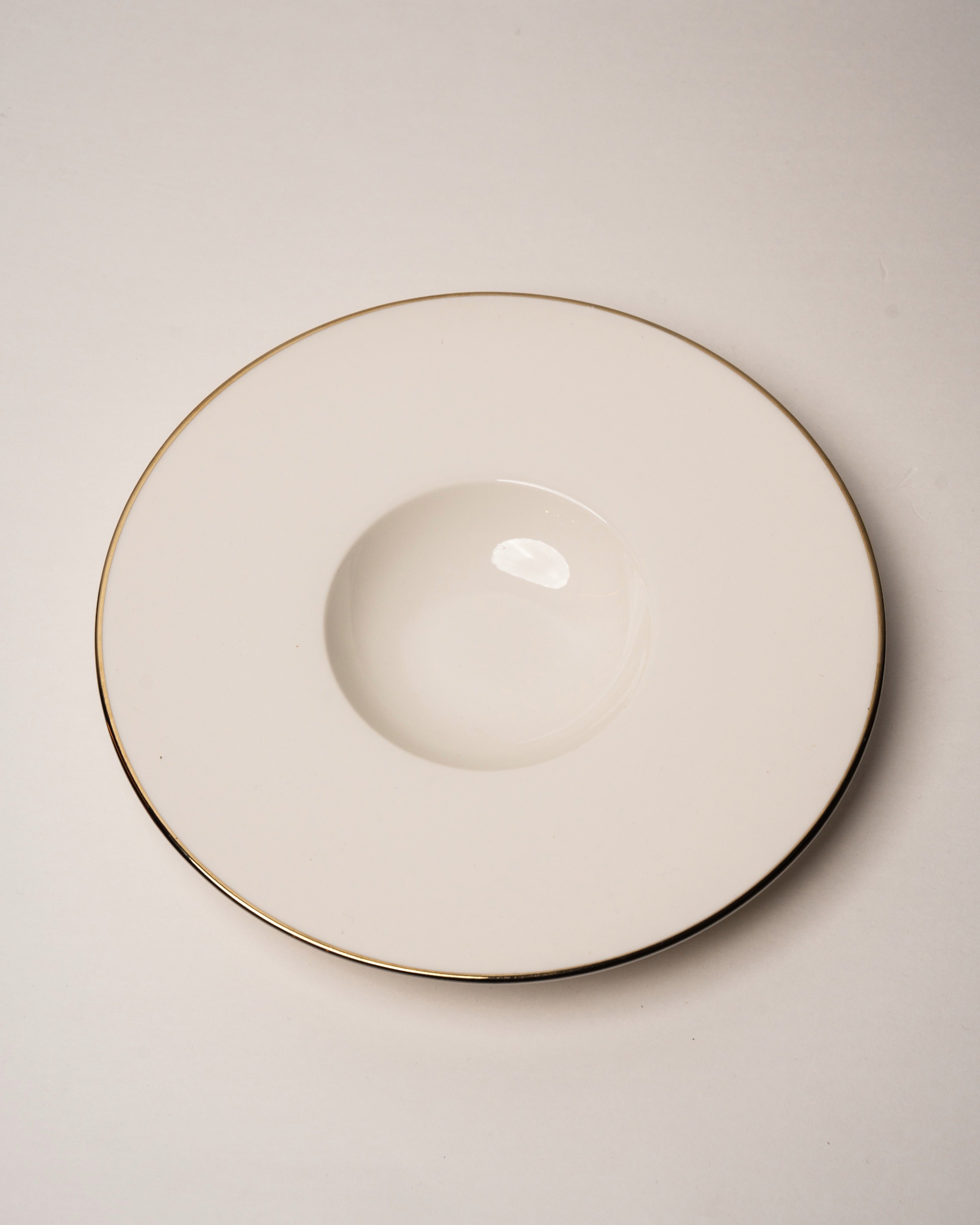 Her Highness porcelain banquet plate with gold-plated rim, 11.8 inch